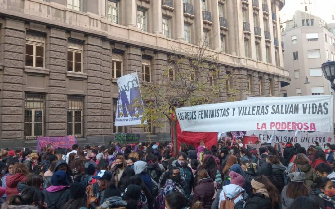 Movilización frente al Ministerio de Mujeres: “Si no hay lugar para nosotras, no hay lugar para nadie”